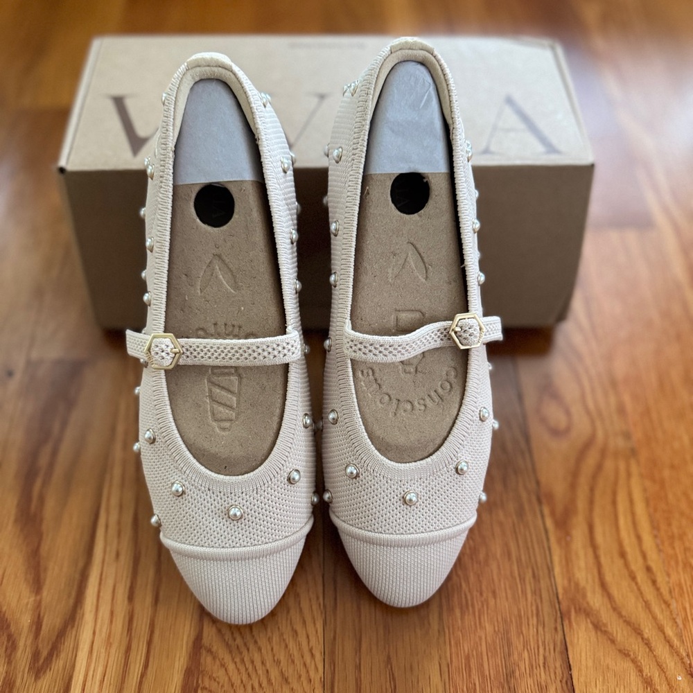 Brand New - Vivaia Cream Pearl-Embellished Flats